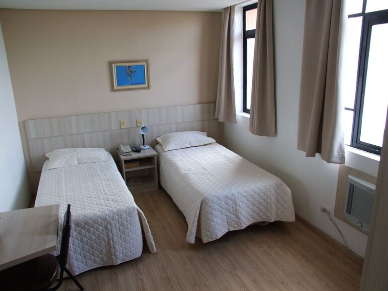 Gua�ra Palace Hotel