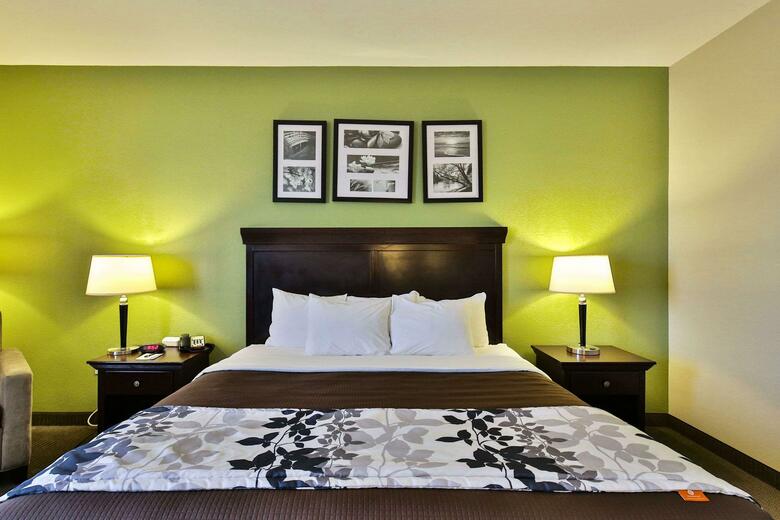 Hotel Sleep Inn & Suites University