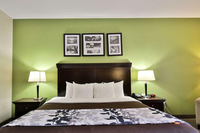 Hotel Sleep Inn & Suites University