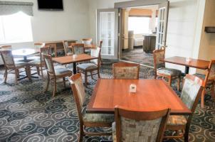 Hotel Comfort Inn & Suites North