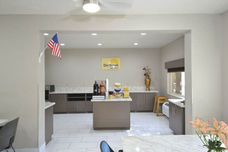 Hotel Days Inn And Suites Airport Albuquerque
