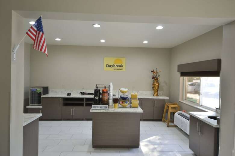 Hotel Days Inn And Suites Airport Albuquerque