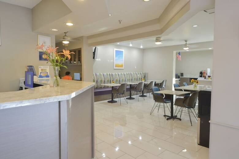 Hotel Days Inn And Suites Airport Albuquerque
