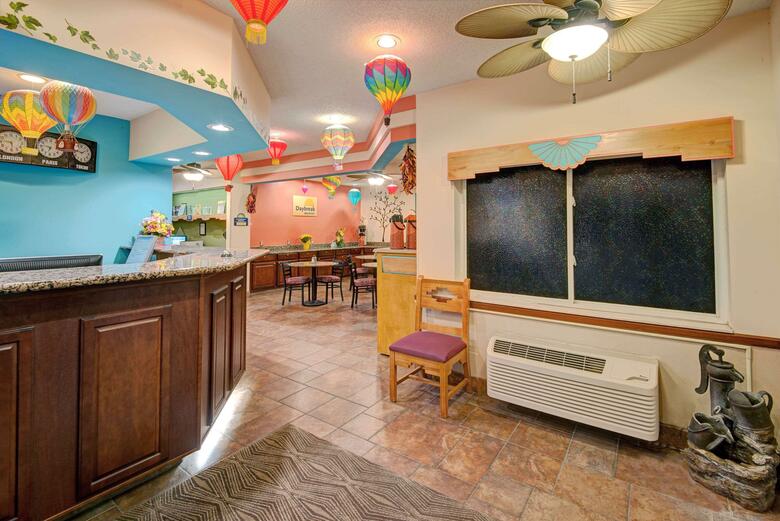 Hotel Days Inn And Suites Airport Albuquerque