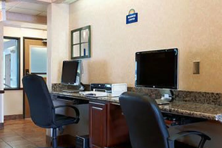 Hotel Days Inn And Suites Airport Albuquerque