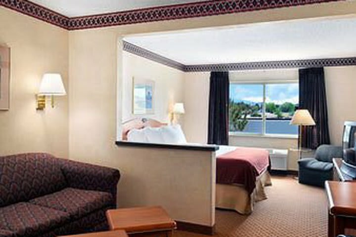 Hotel Days Inn And Suites Airport Albuquerque