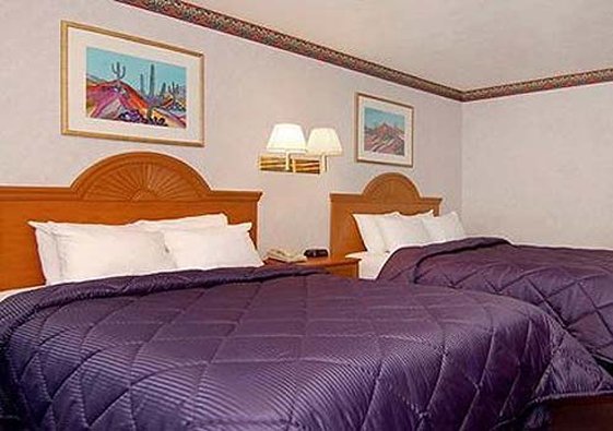 Hotel Econo Lodge West