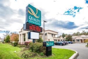 Hotel Quality Inn & Suites