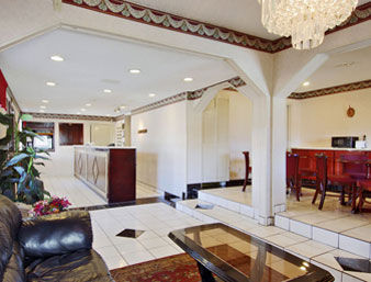 Hotel Super 8 By The Galleria / North Dallas