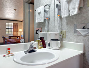Hotel Super 8 By The Galleria / North Dallas