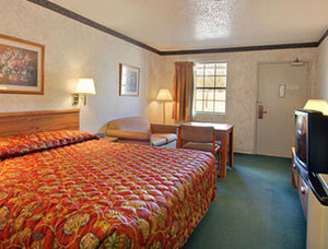 Hotel Super 8 By The Galleria / North Dallas