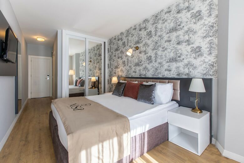 Seven Stars Exclusive Hotel