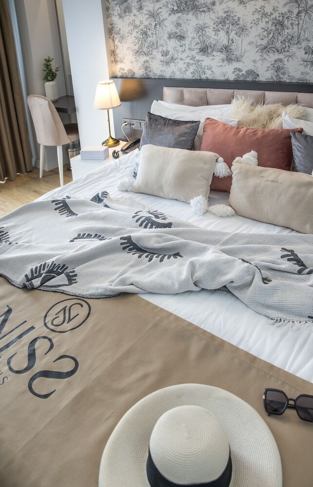 Seven Stars Exclusive Hotel