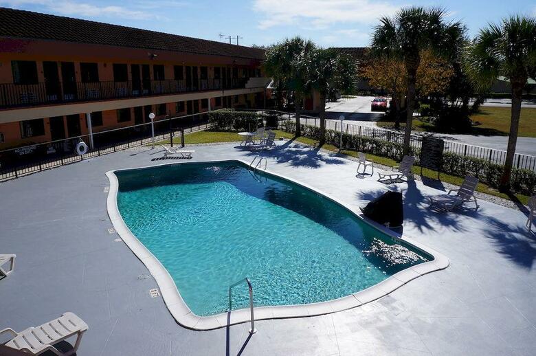 Hotel Super 8 Naples
