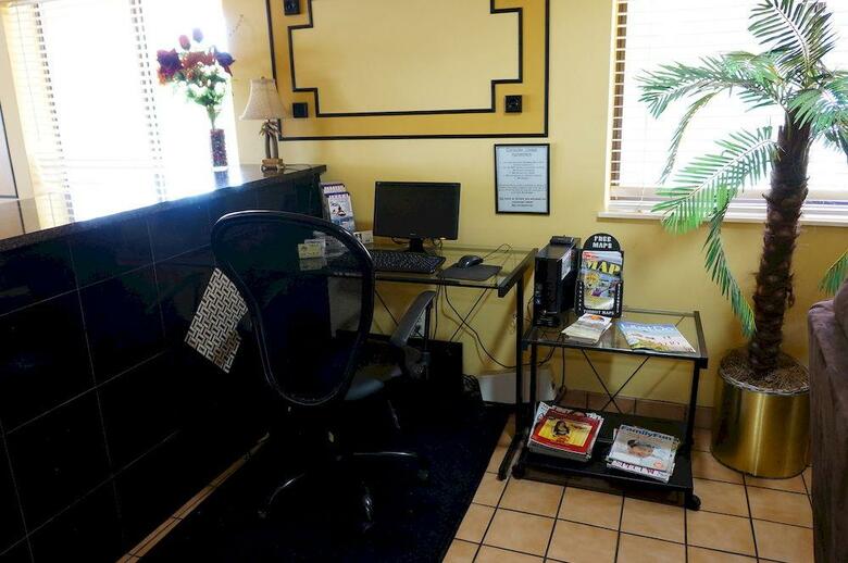 Hotel Super 8 Naples