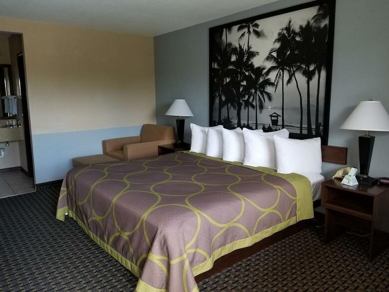 Hotel Super 8 Naples