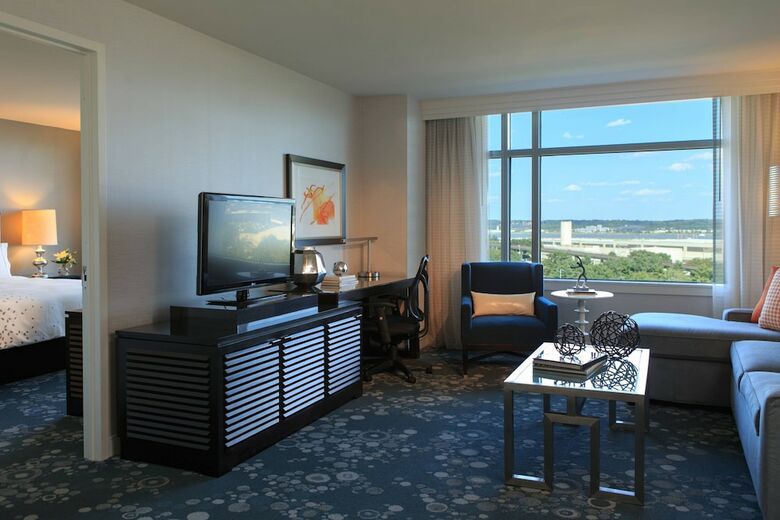 Renaissance Arlington Capital View Hotel April2011