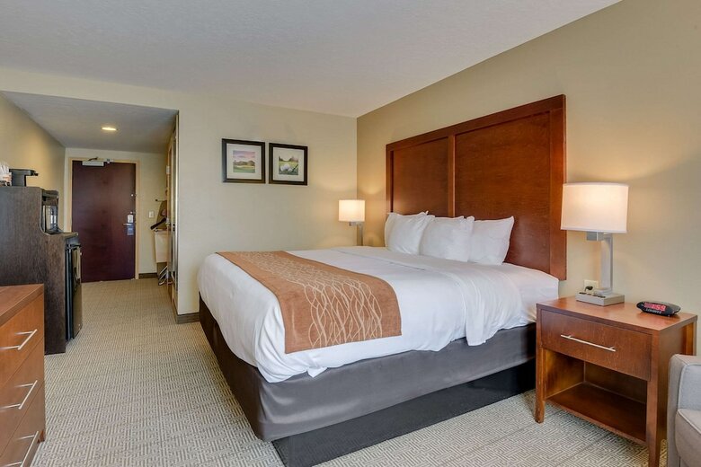 Hotel Comfort Inn & Suites