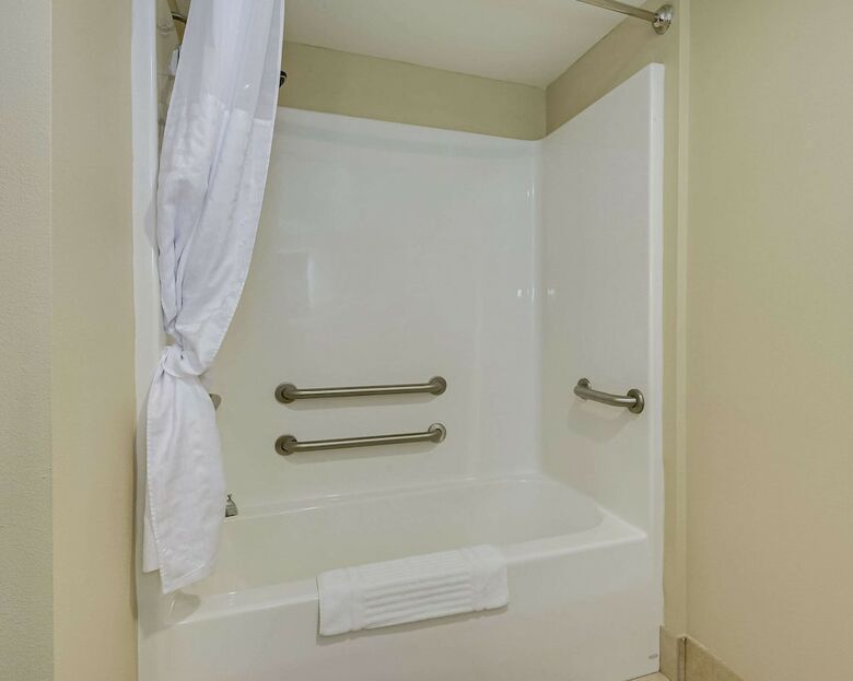 Hotel Comfort Inn & Suites