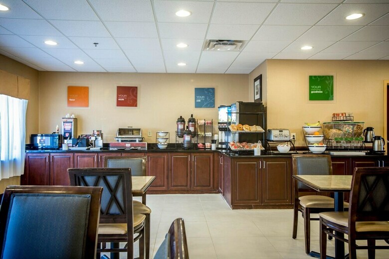 Hotel Comfort Inn & Suites