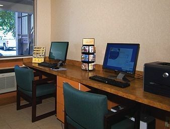 Hotel Super 8 Austin University/down