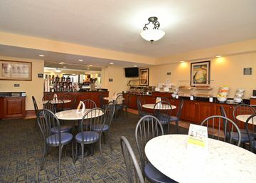 Hotel Comfort Suites Biltmore Square