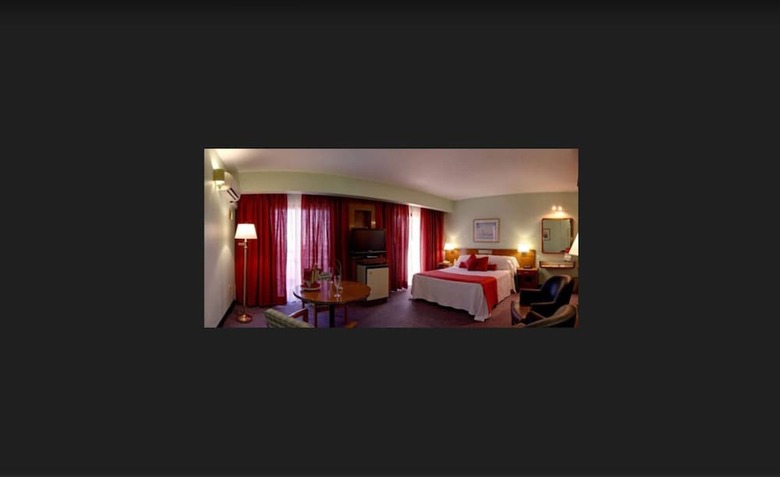Hotel Balmoral Plaza
