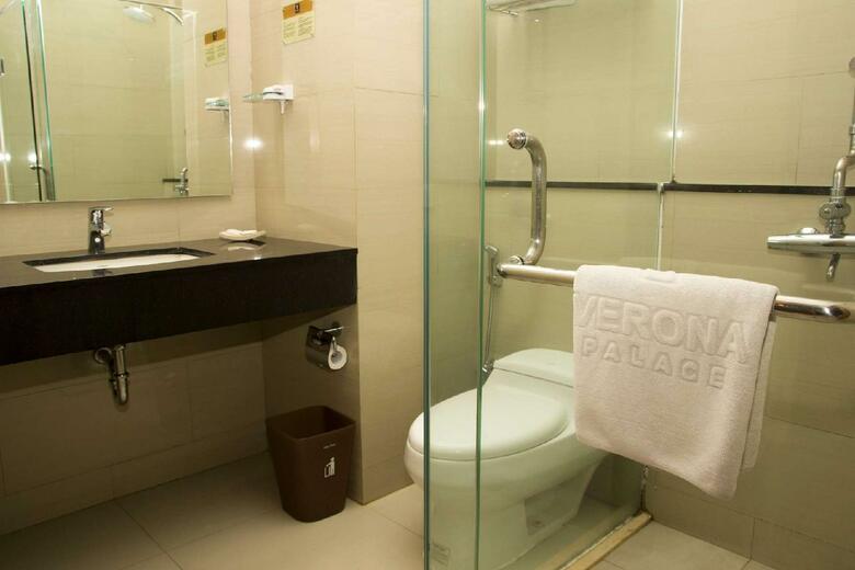 Hotel Verona Palace (family Room)