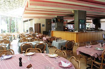 Hotel Al Bustan