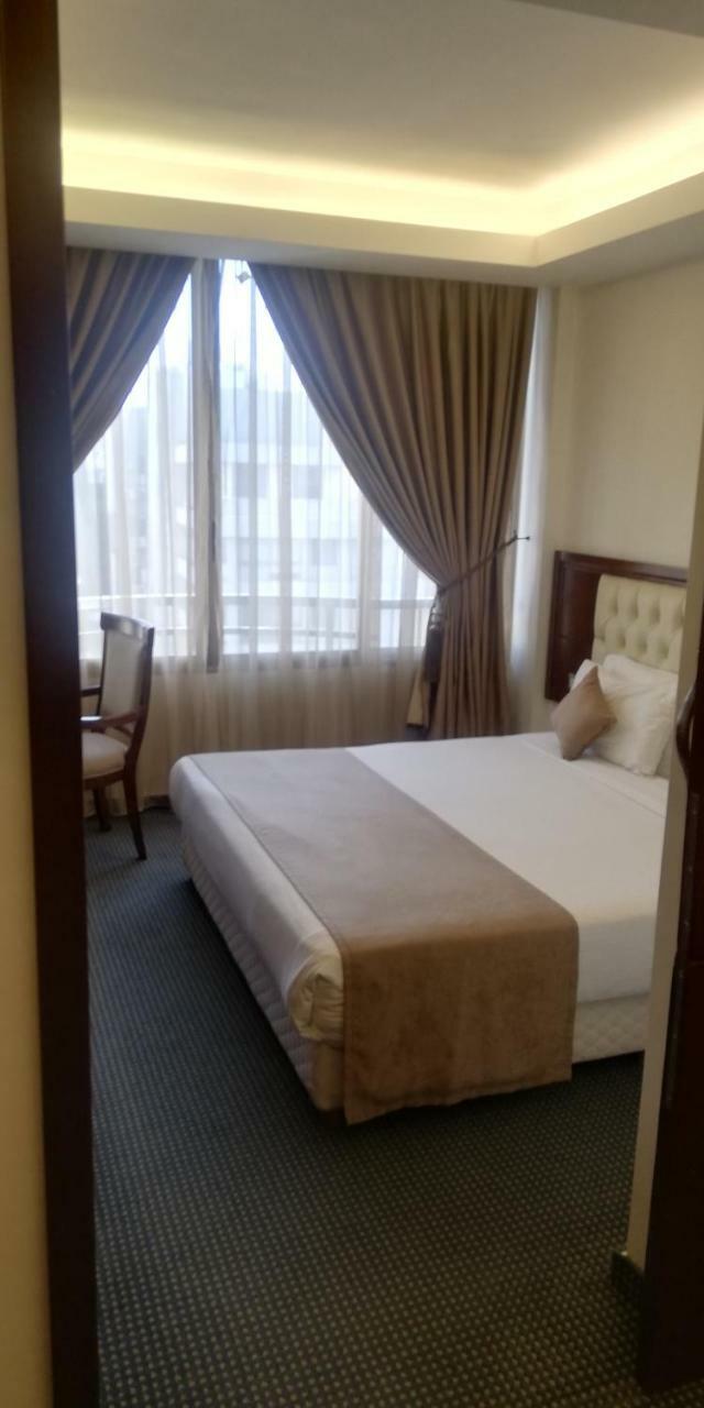 Hotel Midtown Y Suites