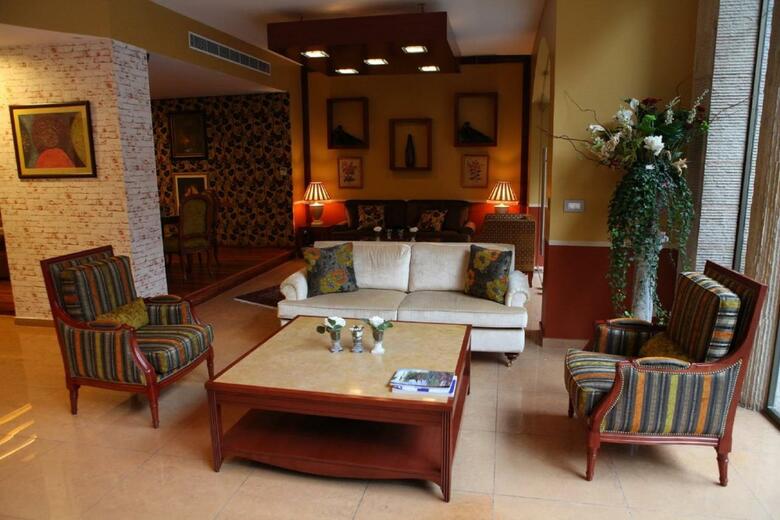 Hotel Midtown Y Suites