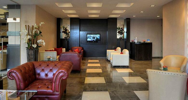 Hotel Orient Queen Homes