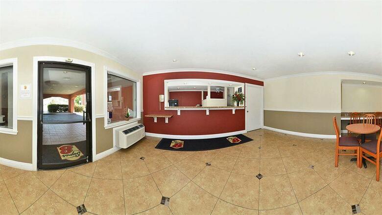 Hotel Super 8 Bakersfield Central
