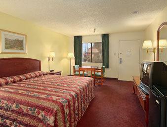 Hotel Super 8 Bakersfield Central