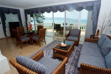 Hotel Monaco Suites De Boracay