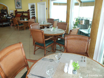 Hotel Monaco Suites De Boracay
