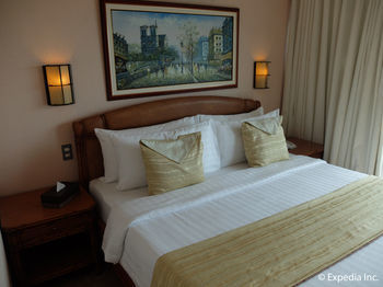 Hotel Monaco Suites De Boracay