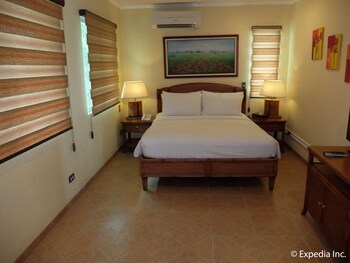 Hotel Monaco Suites De Boracay
