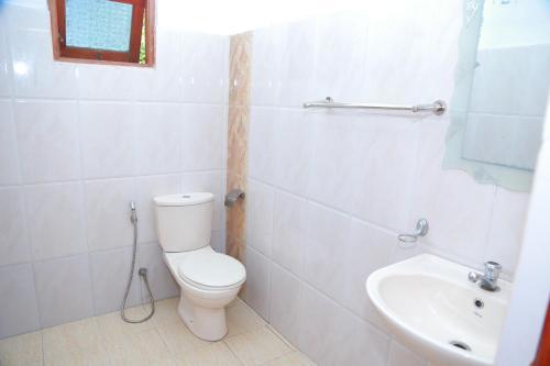 Hostal Rivelco Holiday Inn