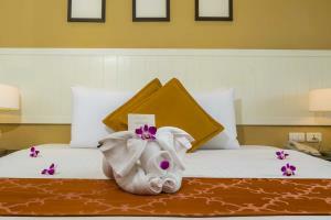 Doubletree Resort By Hilton Hotel Phuket - Surin Beach