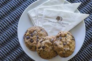 Doubletree Resort By Hilton Hotel Phuket - Surin Beach