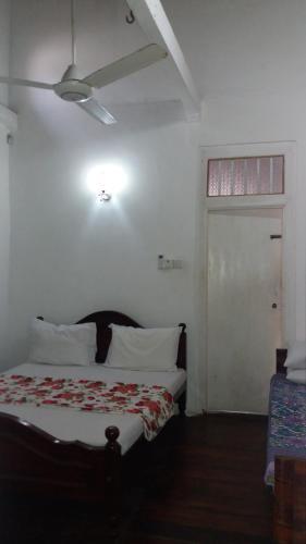 Hostal Holiday Guesthouse