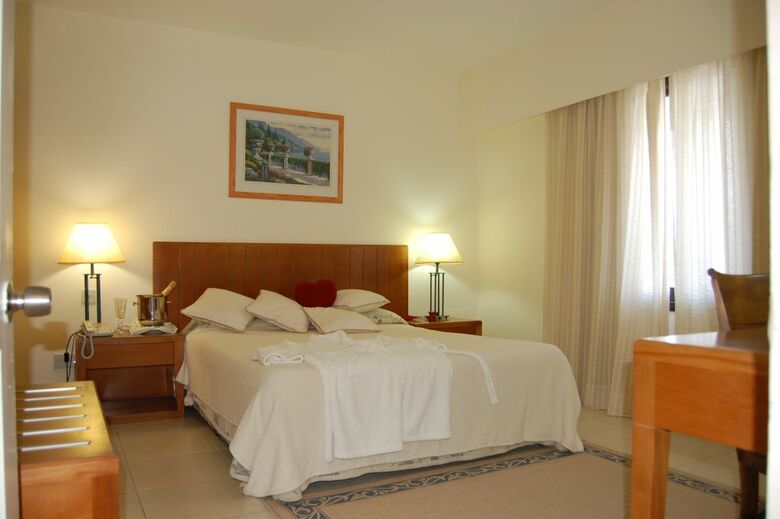 Hotel Panareti Paphos Resort