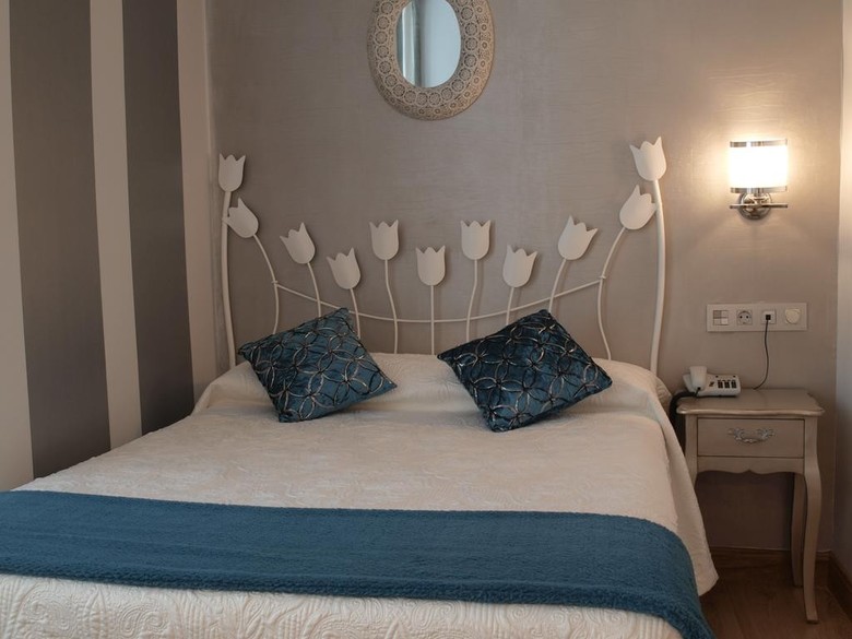 Hotel Puerta Del Sol