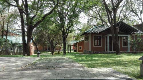 Eth Yahana Hotel