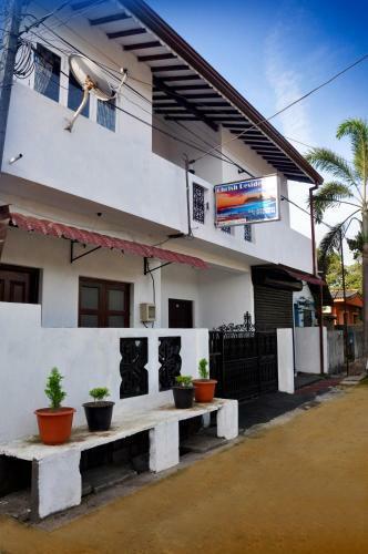 Hostal Chrish Residence