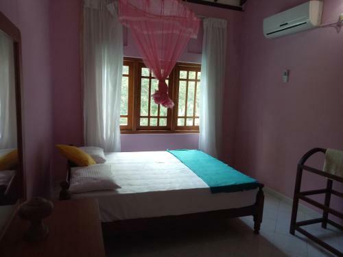 Hostal White Roses Homestay