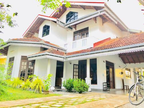 Trip "n" Chill Hostels Colombo Airport