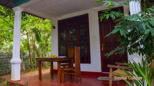 Hotel Sunrise Cottage