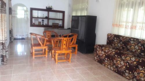Hostal Induwara Guesthouse